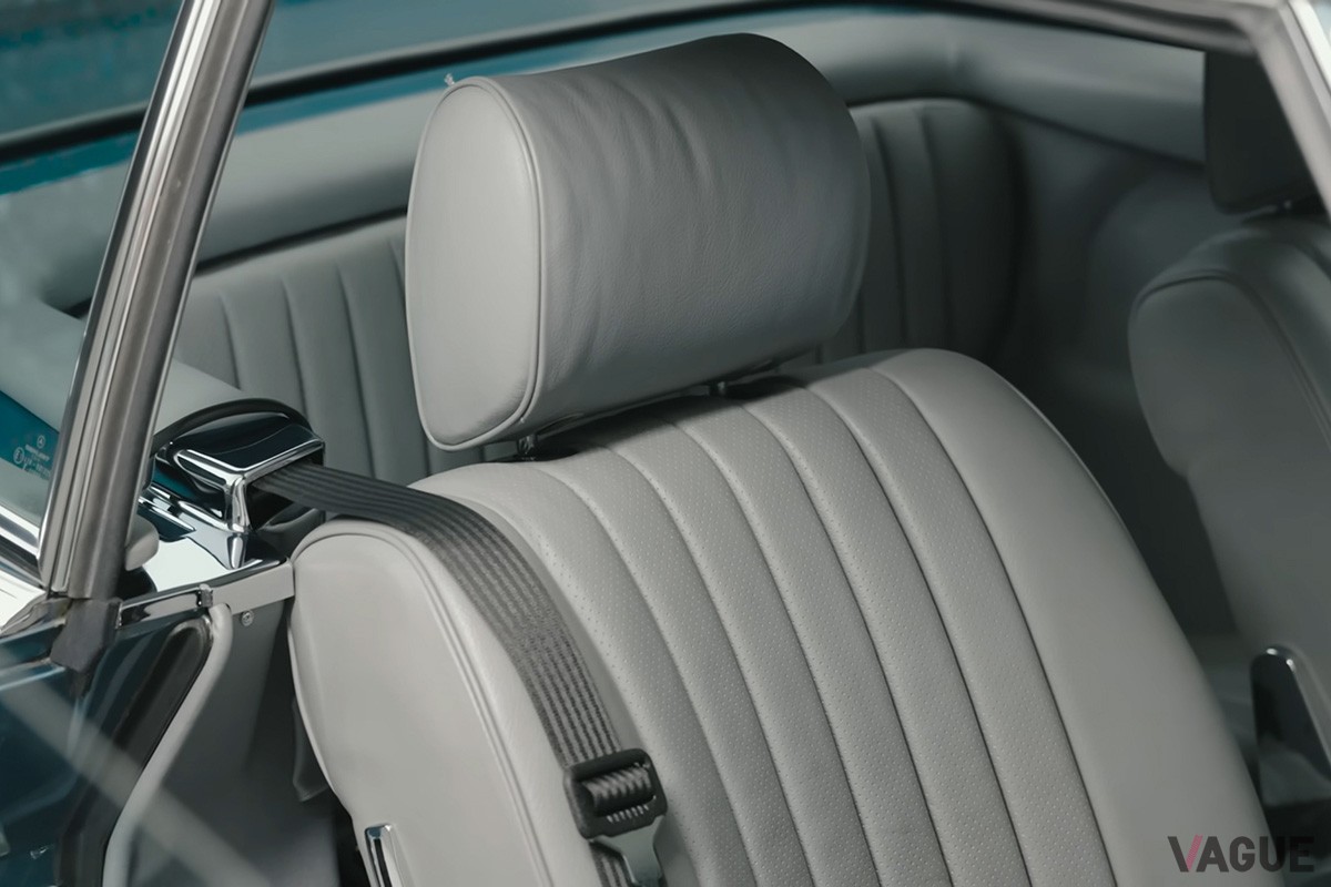 イギリスのメルセデス・ベンツ専門店が入手した1982年式の「500SL」（C）The SL SHOP