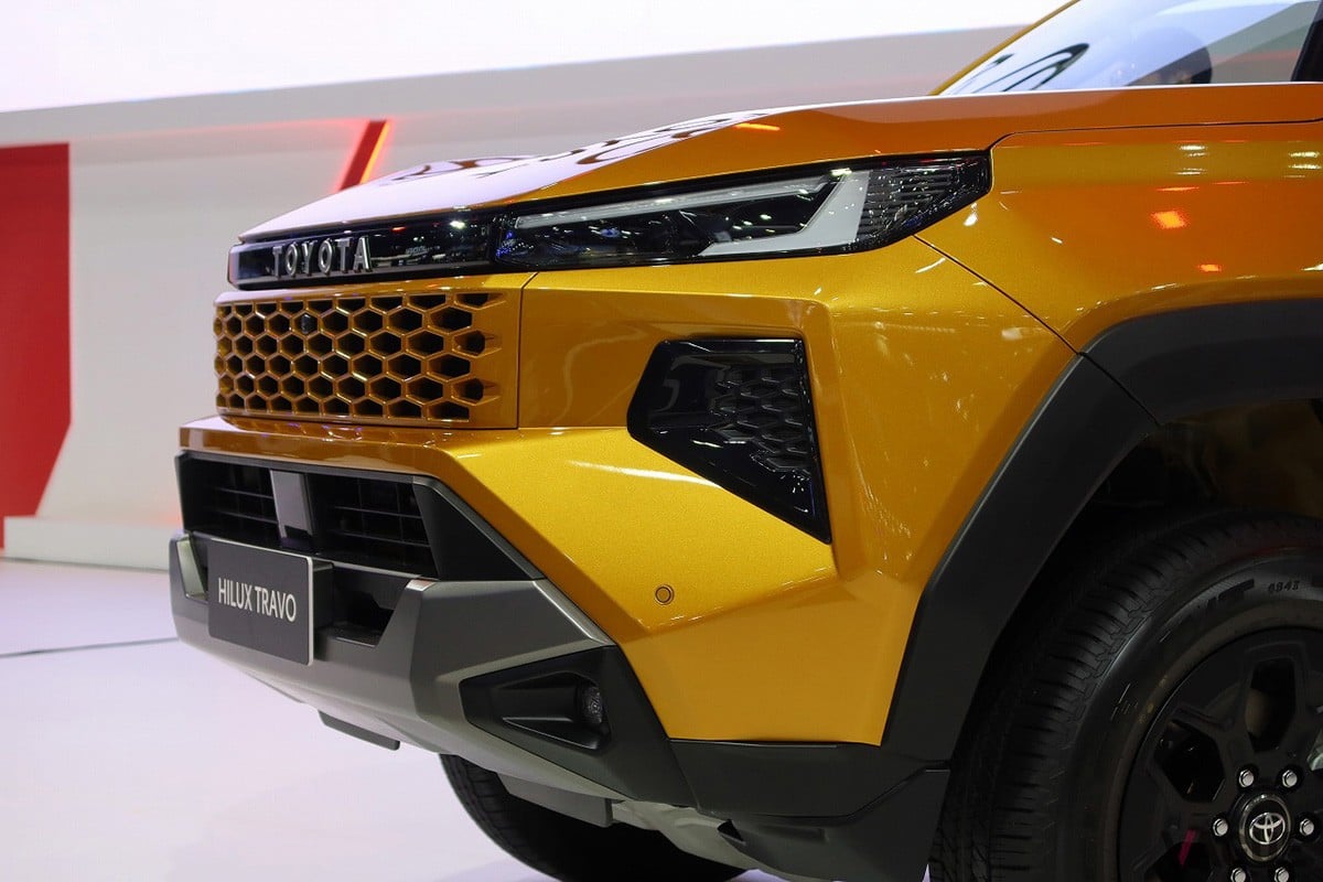 トヨタ新型「ハイラックス」のダブルキャブ