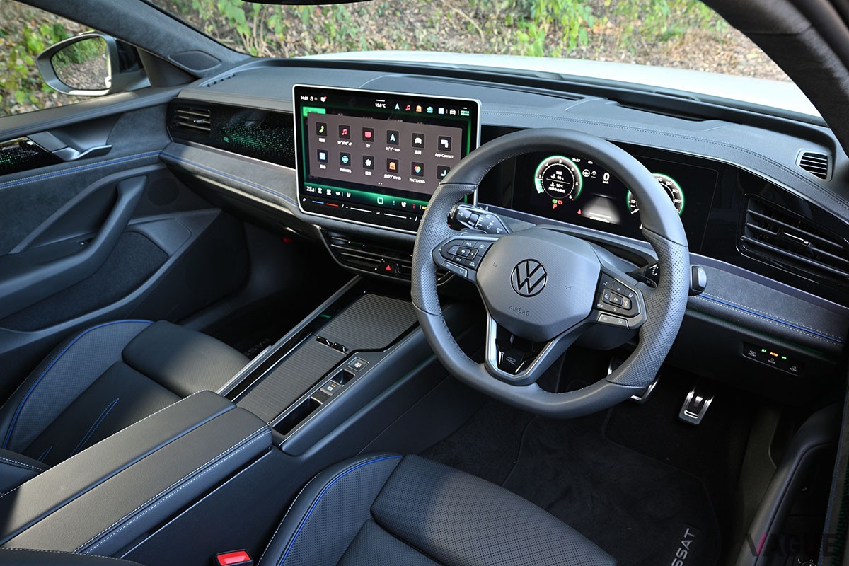 フォルクスワーゲン「パサート TDI 4モーション Rライン」