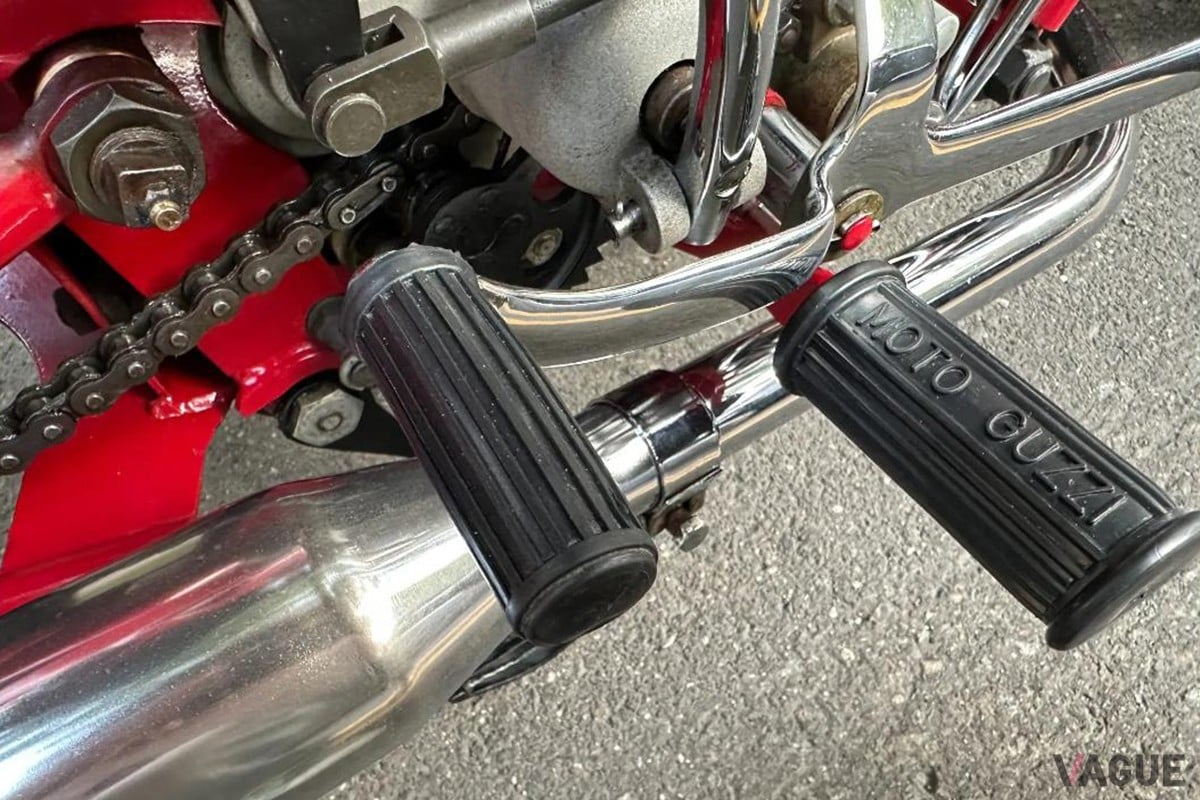 オークションに出品された1953年式モト・グッツィ「アイローネ スポルト」