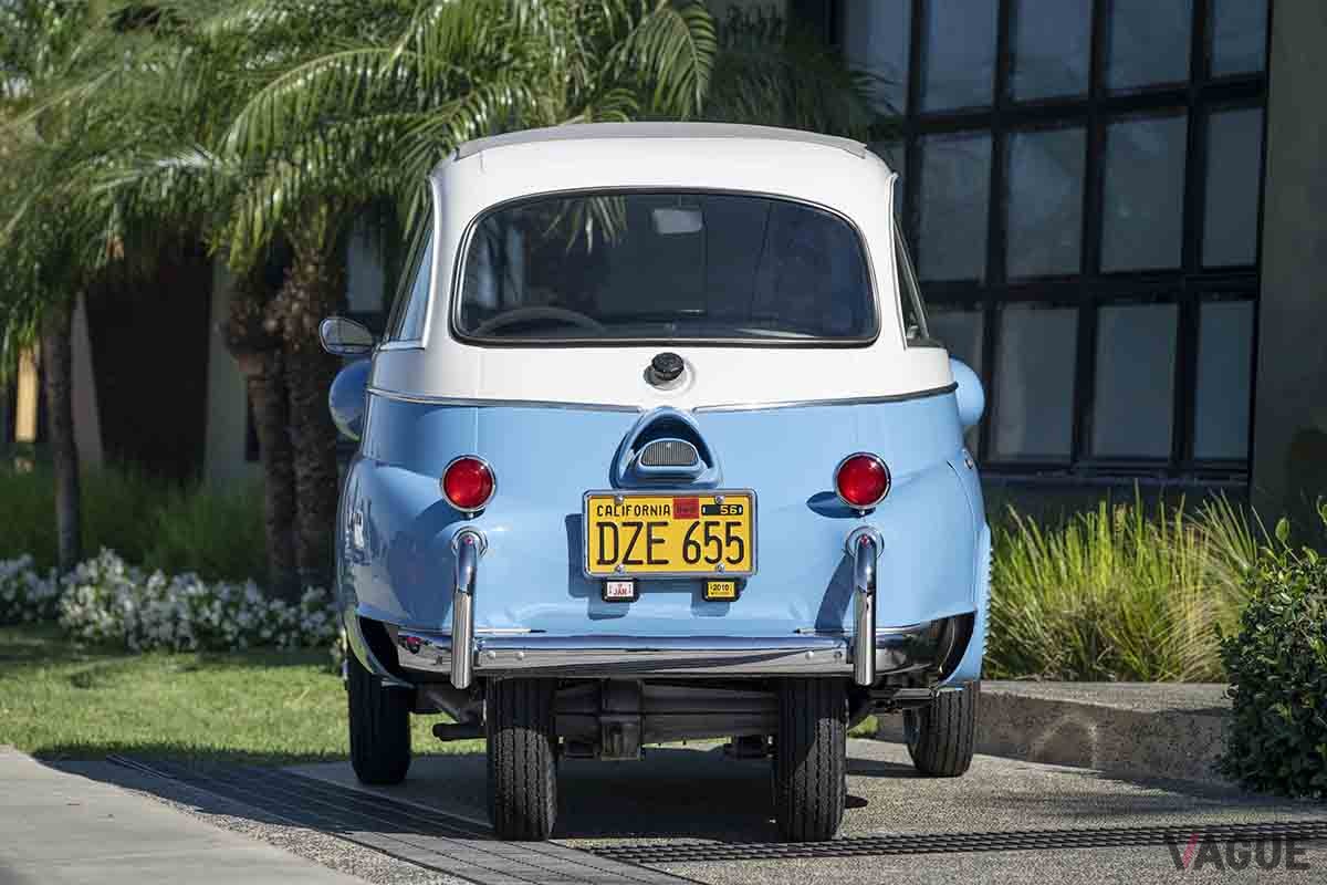 オークションに出品、落札された1957年式BMW「イセッタ300」Robin Adams(c)2025 Courtesy of RM Sotheby's