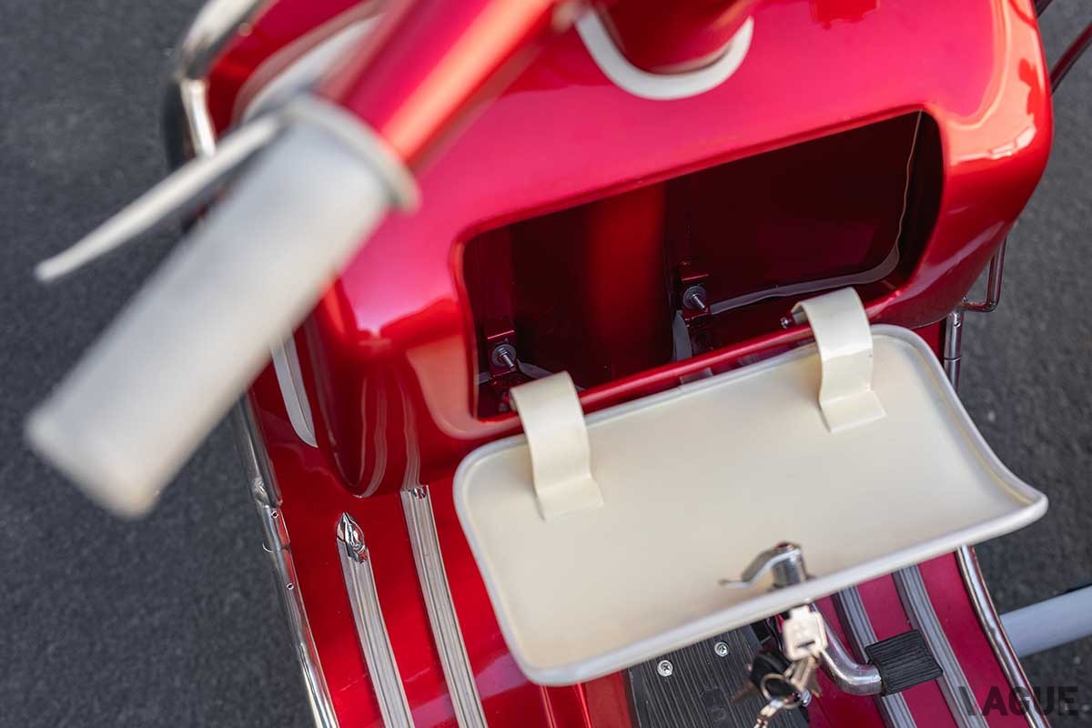 オークションに出品予定の1966年式ピアッジオ「ベスパ150スーパー サイドカー」Patrick Ernzen(c)2025 Courtesy of RM Sotheby's