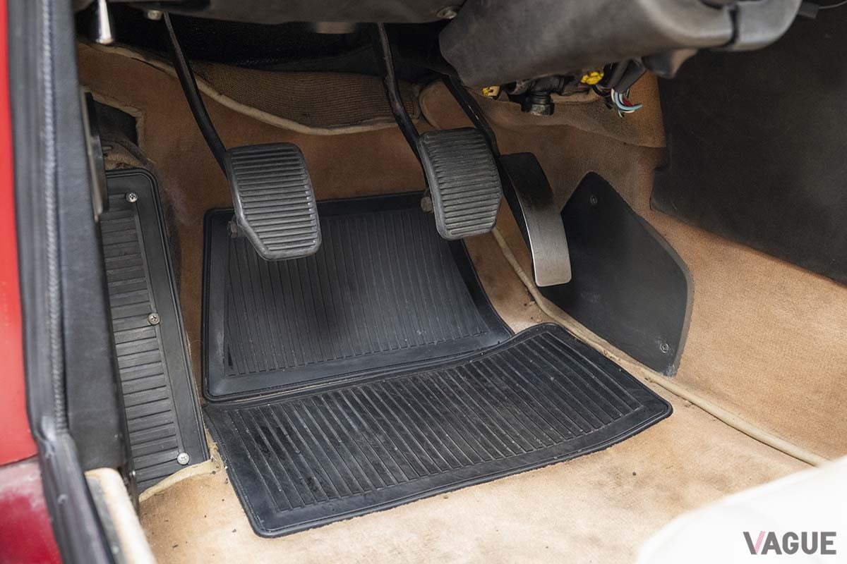 オークションに出品され、約2631万円で落札された1972年式フェラーリ「365GTC／4」Robin Adams(c)2025 Courtesy of RM Sotheby's