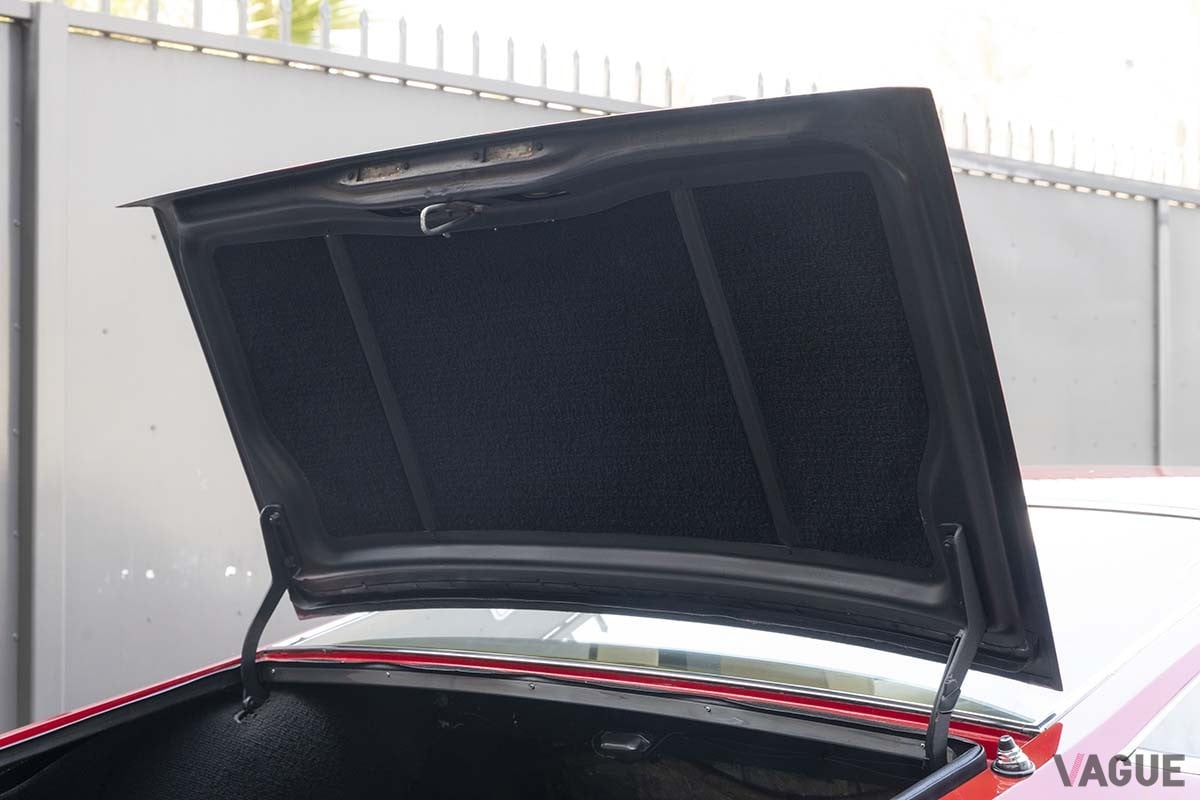 オークションに出品され、約2631万円で落札された1972年式フェラーリ「365GTC／4」Robin Adams(c)2025 Courtesy of RM Sotheby's