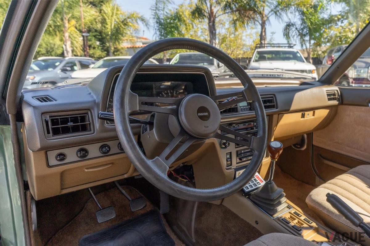 米国オークションに出品、落札された1982年式マツダ「626クーペ」