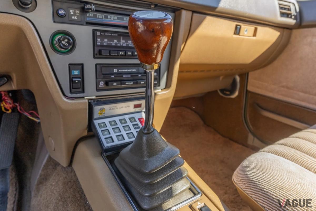 米国オークションに出品、落札された1982年式マツダ「626クーペ」