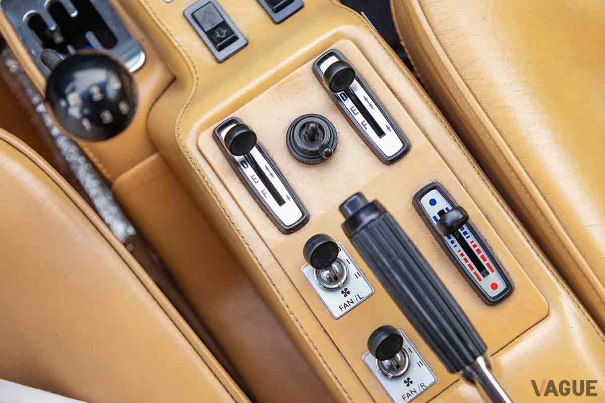 オークションに出品予定の1984年式フェラーリ「512BBi」Alex Stewart(c)2025 Courtesy of RM Sotheby's