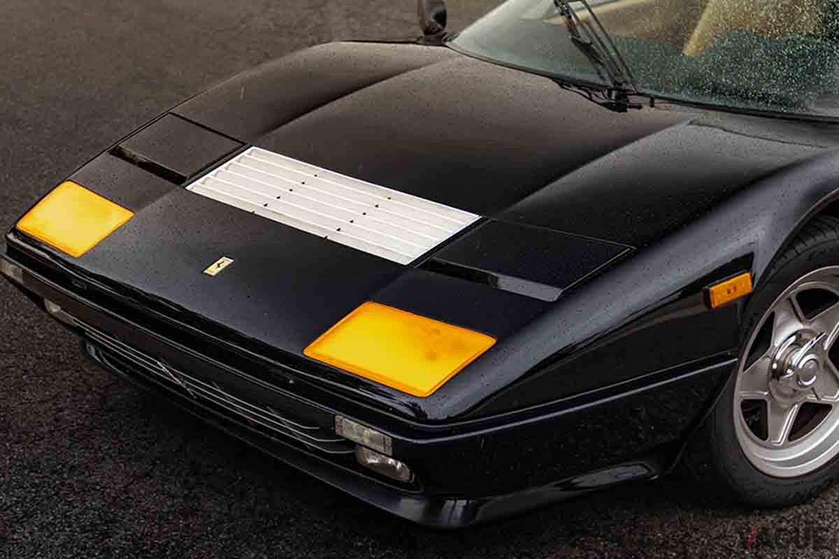オークションに出品予定の1984年式フェラーリ「512BBi」Alex Stewart(c)2025 Courtesy of RM Sotheby's