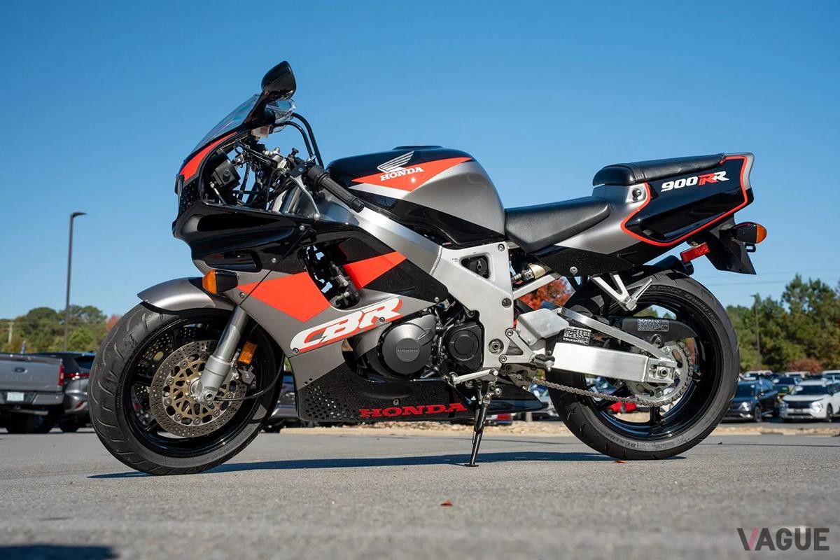 米国オンラインオークションに登場、落札された1993年式ホンダ「CBR900RR」(c)Bring a Trailer