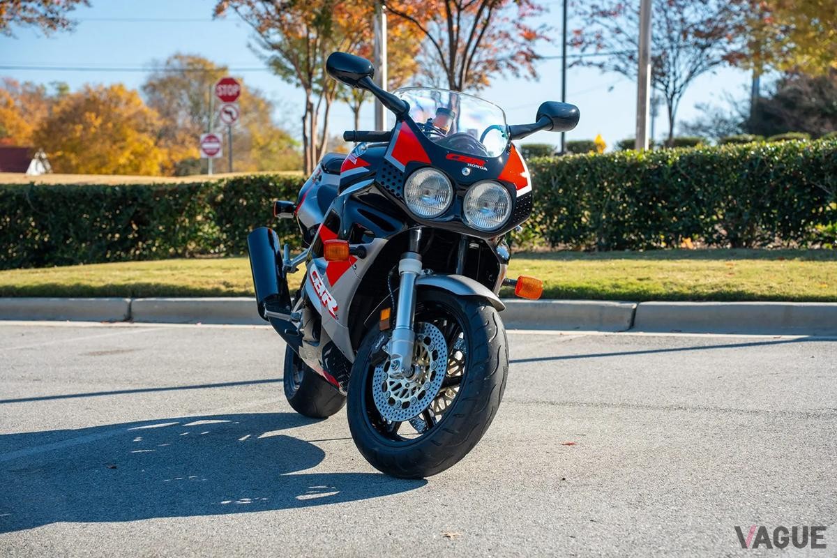 米国オンラインオークションに登場、落札された1993年式ホンダ「CBR900RR」(c)Bring a Trailer