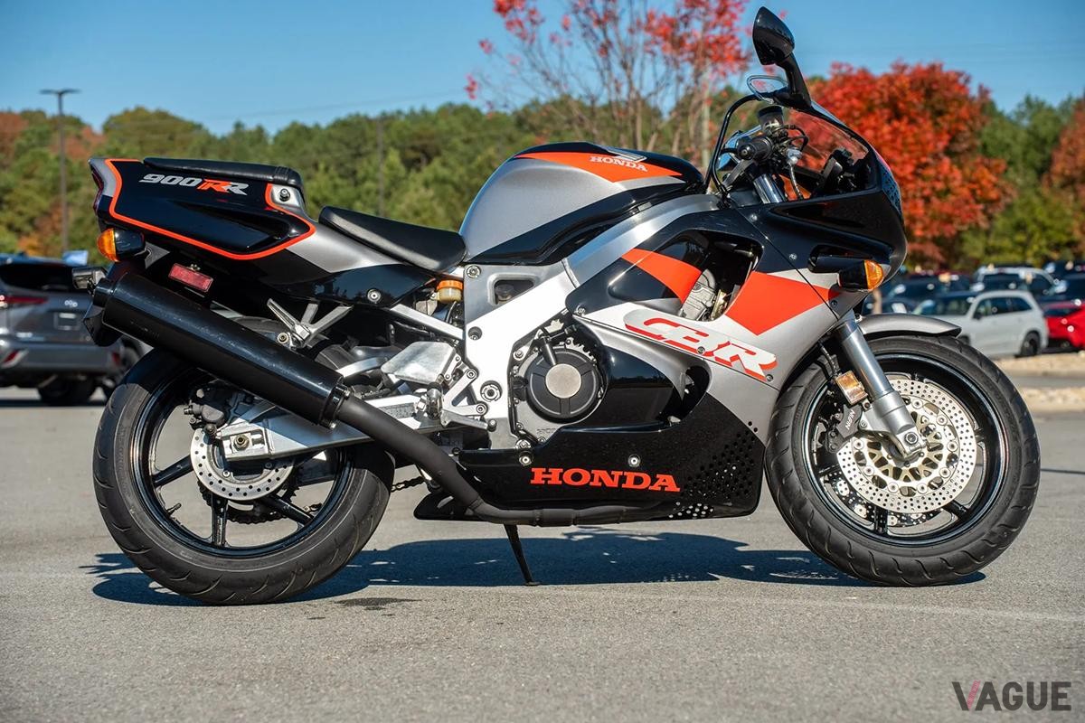 米国オンラインオークションに登場、落札された1993年式ホンダ「CBR900RR」(c)Bring a Trailer