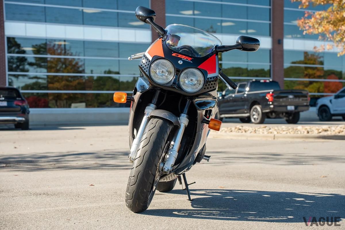 米国オンラインオークションに登場、落札された1993年式ホンダ「CBR900RR」(c)Bring a Trailer