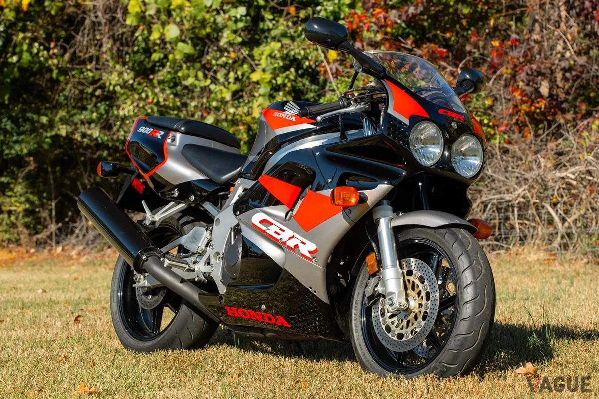 米国オンラインオークションに登場、落札された1993年式ホンダ「CBR900RR」(c)Bring a Trailer