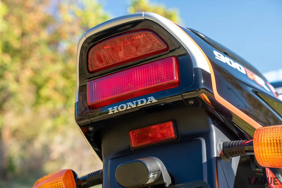 米国オンラインオークションに登場、落札された1993年式ホンダ「CBR900RR」(c)Bring a Trailer