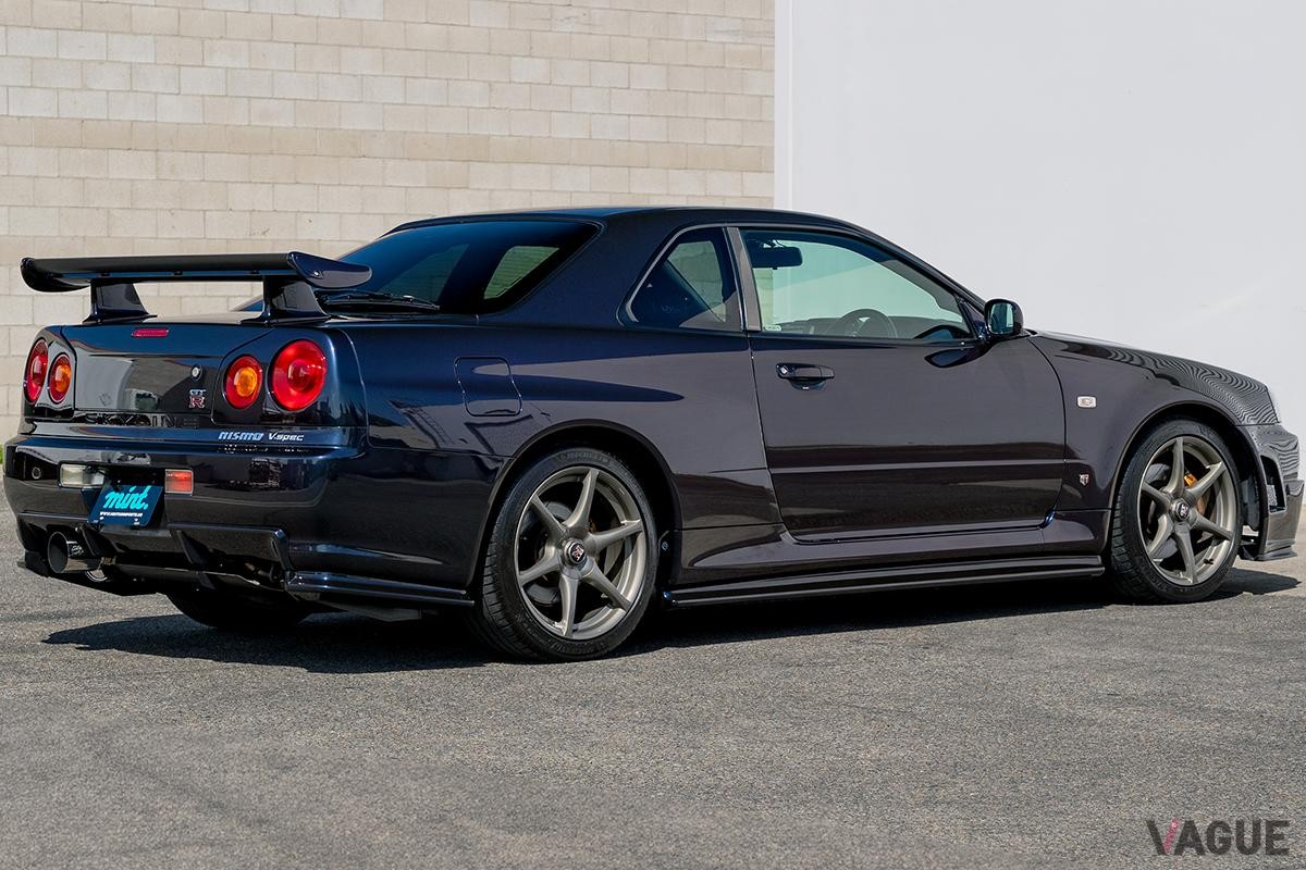 米国オンラインオークションに出品された1999年式日産「スカイラインGT-R Vスペック ミッドナイトパープルII」