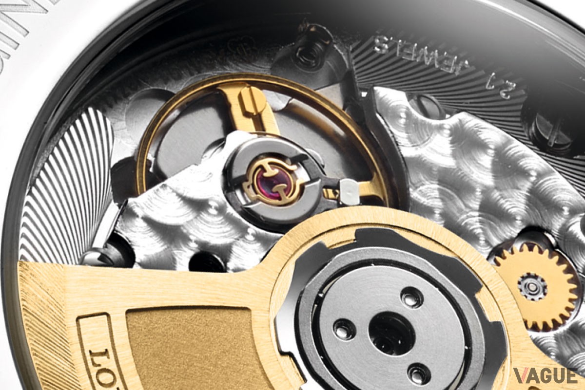 特別仕様のキャリバー L899.5。シリコン製ひげゼンマイの採用により、高耐磁性と72時間のパワーリザーブを実現するなど、美しさとともに優れた実用性を備える