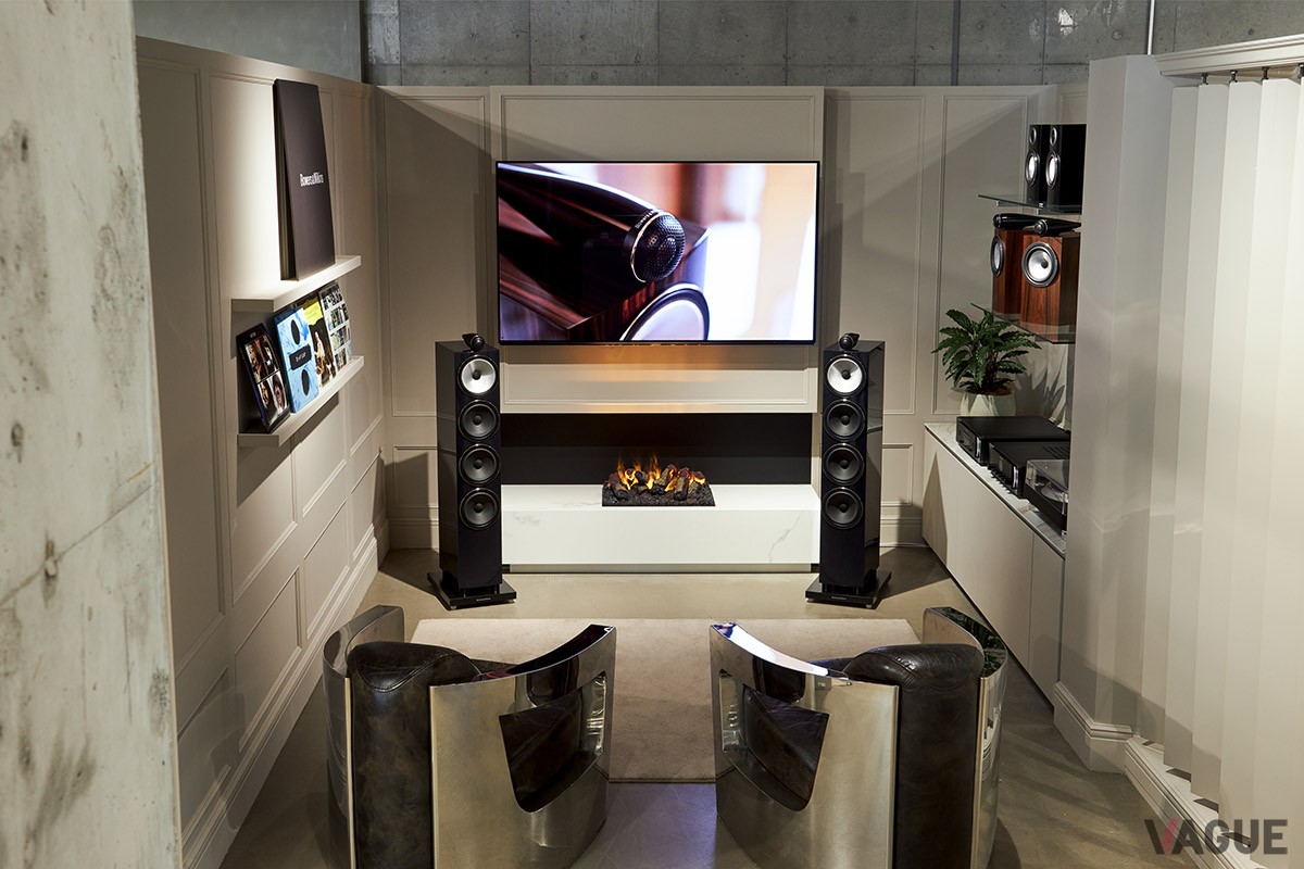 「Bowers & Wilkins AOYAMA」。1Fでは「700シリーズ」を中心としたHi-Fiオーディオシステムやワイヤレススピーカー「Zeppelin Pro Edition」の視聴が可能