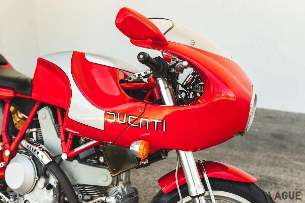 オークションに出品された2002年式ドゥカティ「MH900e」