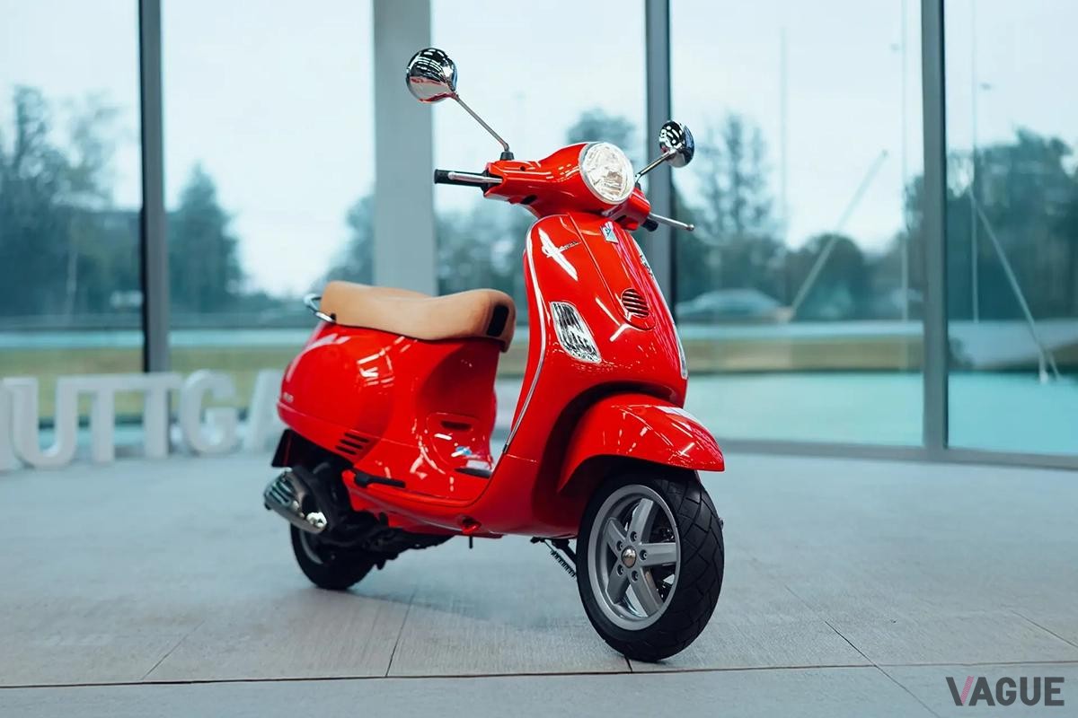 オークションに出品された2007年式ピアッジオ「ベスパLX 125“フェラーリ エディション”」Courtesy of the owner(c)2025 Courtesy of RM Sotheby's