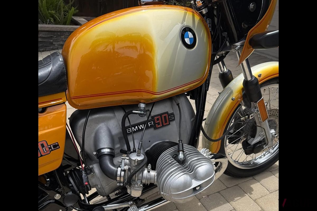 米国オークションに登場、落札された1976年式BMW「R90S」