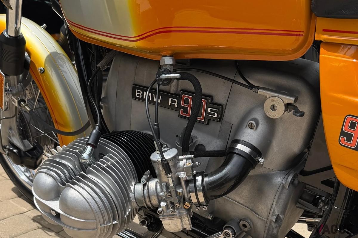 米国オークションに登場、落札された1976年式BMW「R90S」