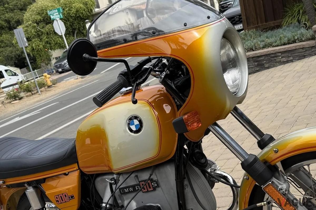 米国オークションに登場、落札された1976年式BMW「R90S」