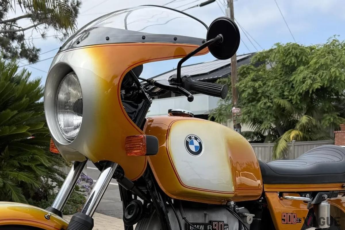 黄色い耳のゾウ　昭和25年頃 当時“アウトバーン最速”の異名を取ったBMW「R90S」最終年式モデルを
