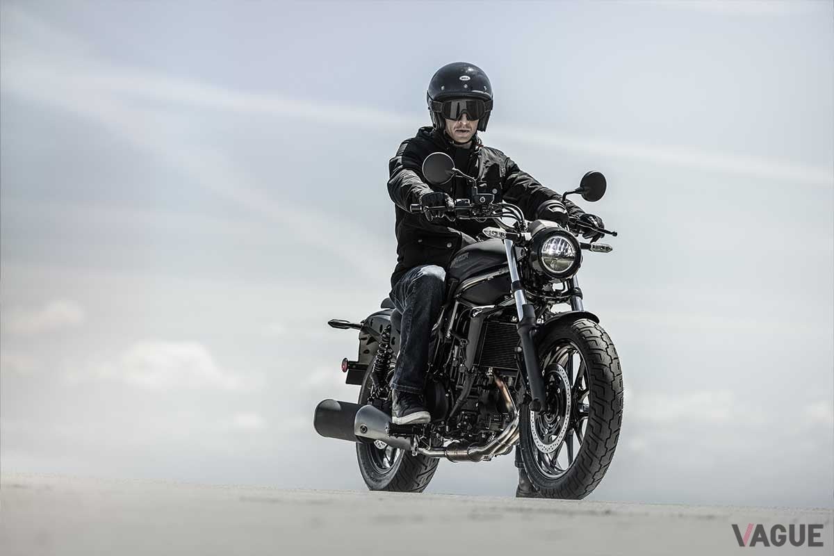 カワサキ「エリミネーター」