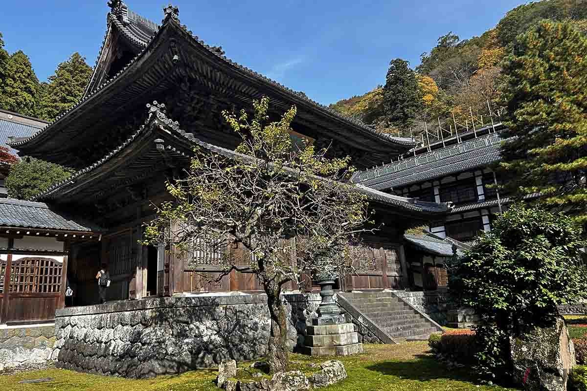 福井駅からバスで「永平寺」にも観光できる