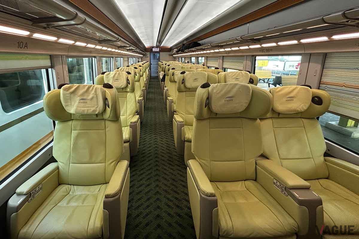 近鉄の観光特急「しまかぜ」のプレミアムシート
