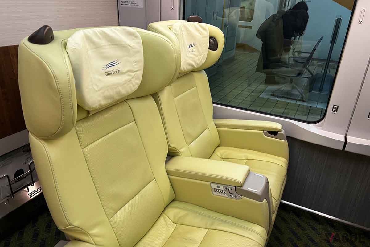 近鉄の観光特急「しまかぜ」のプレミアムシート