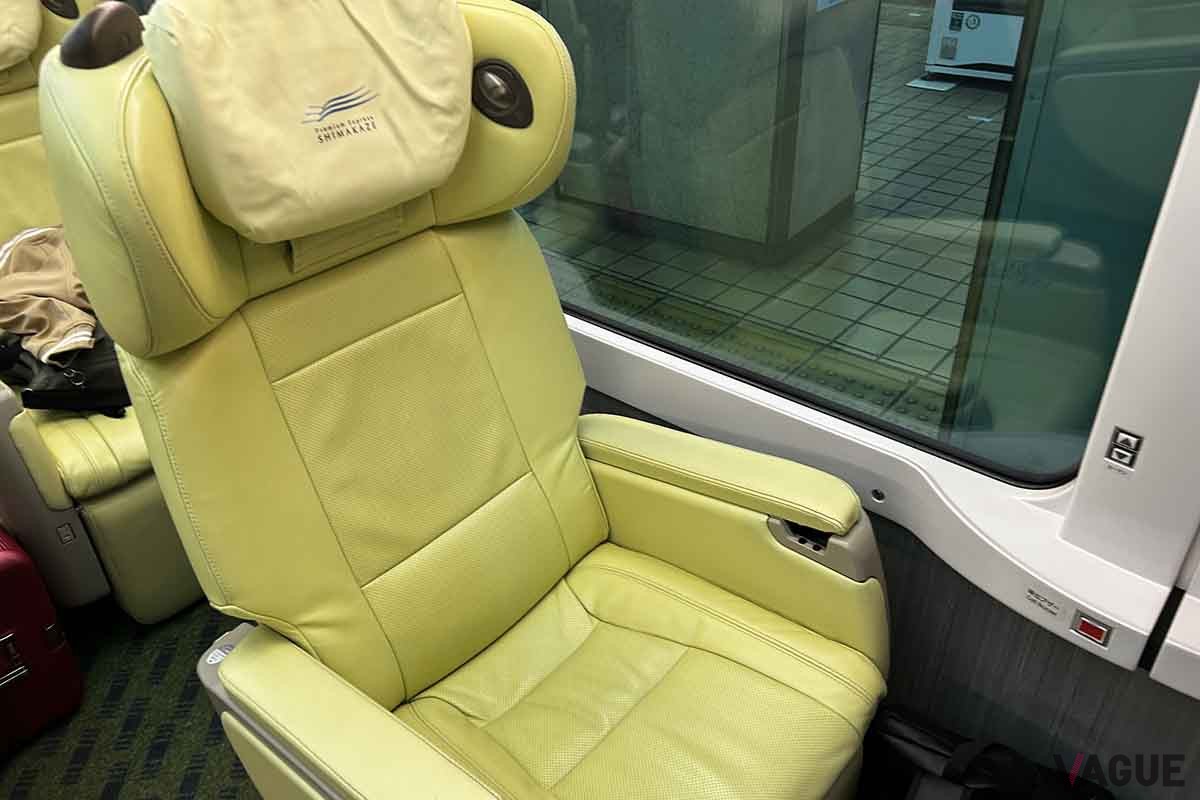 近鉄の観光特急「しまかぜ」のプレミアムシート