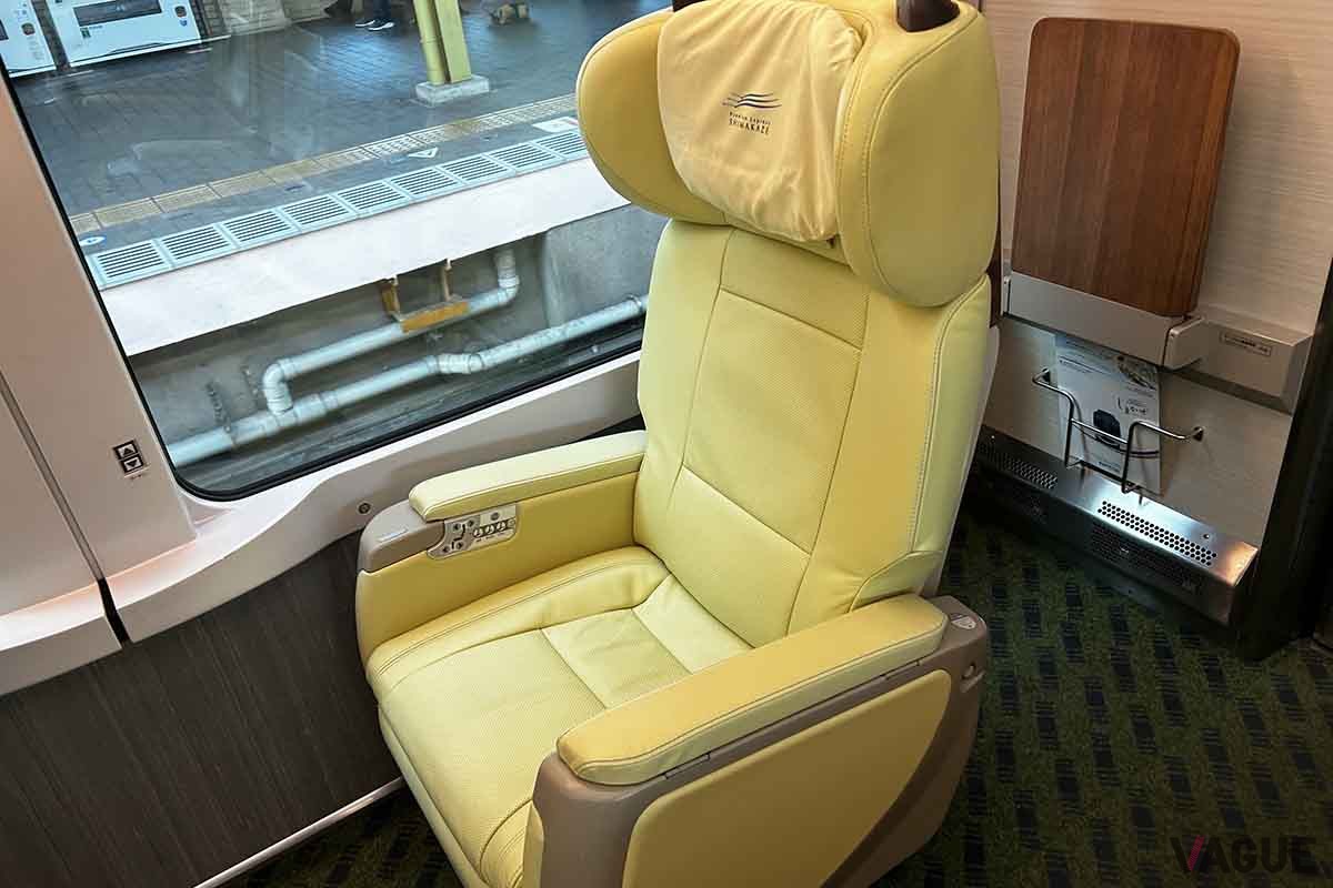 近鉄の観光特急「しまかぜ」のプレミアムシート