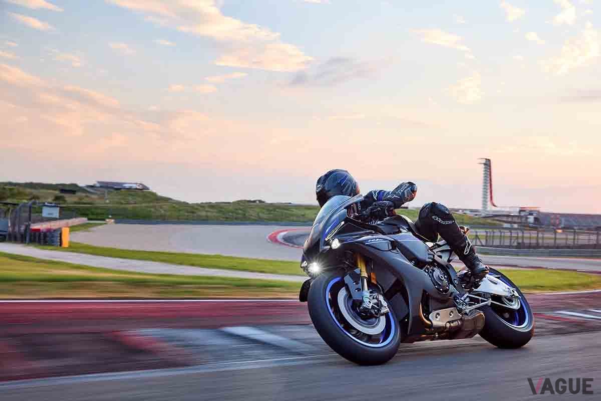 ヤマハ「YZF-R1」