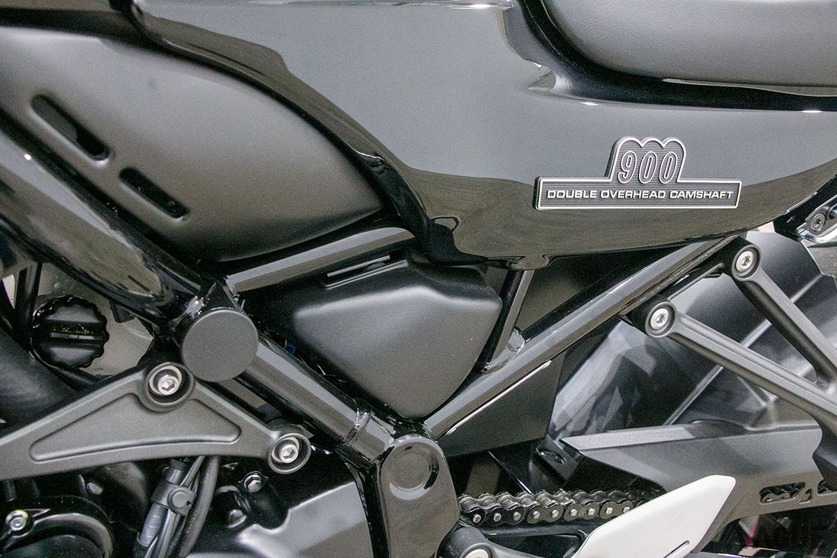 カワサキ新型「Z900RS ブラックボールエディション」