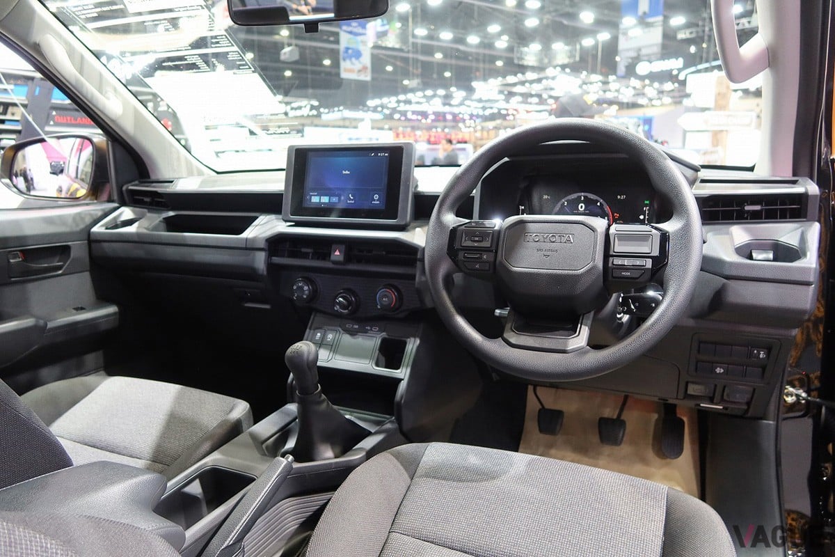 トヨタ新型「ハイラックス」のダブルキャブ