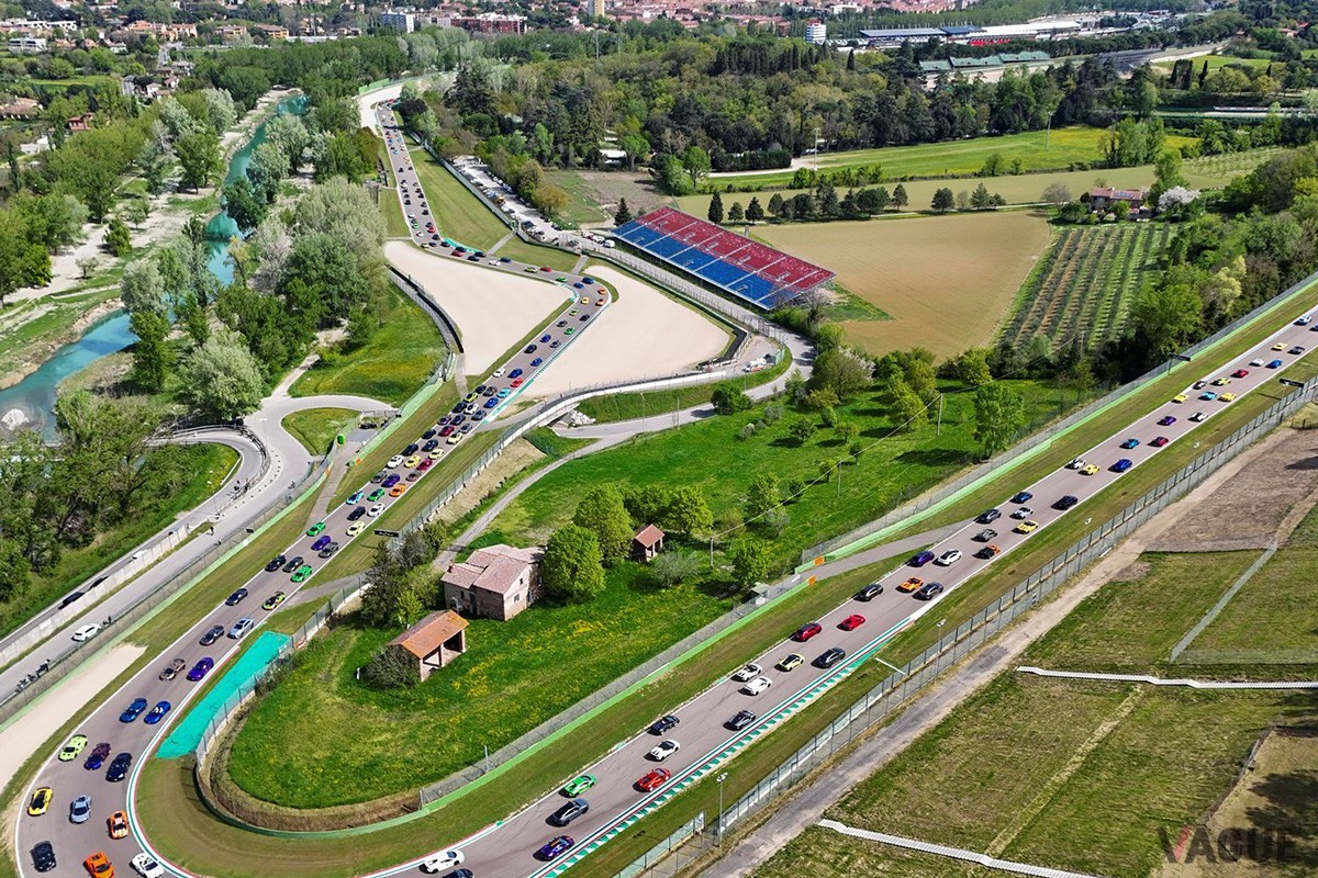 2024年4月に行われたLamborghini Arenaの様子。会場がランボルギーニで埋め尽くされている