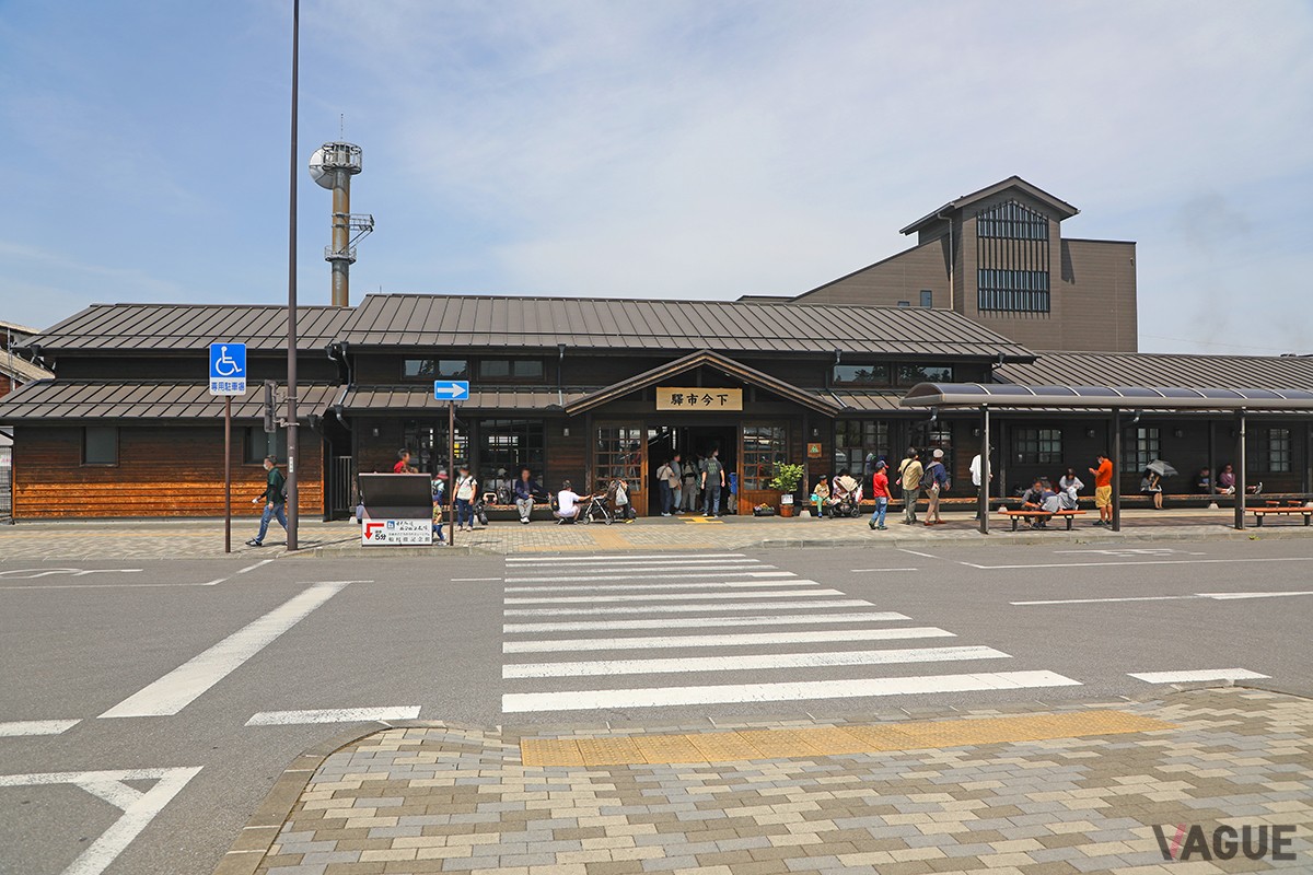 昭和レトロな「下今市駅」