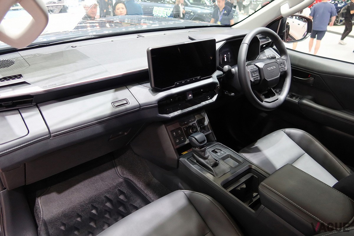 トヨタ新型「ハイラックス」のダブルキャブ