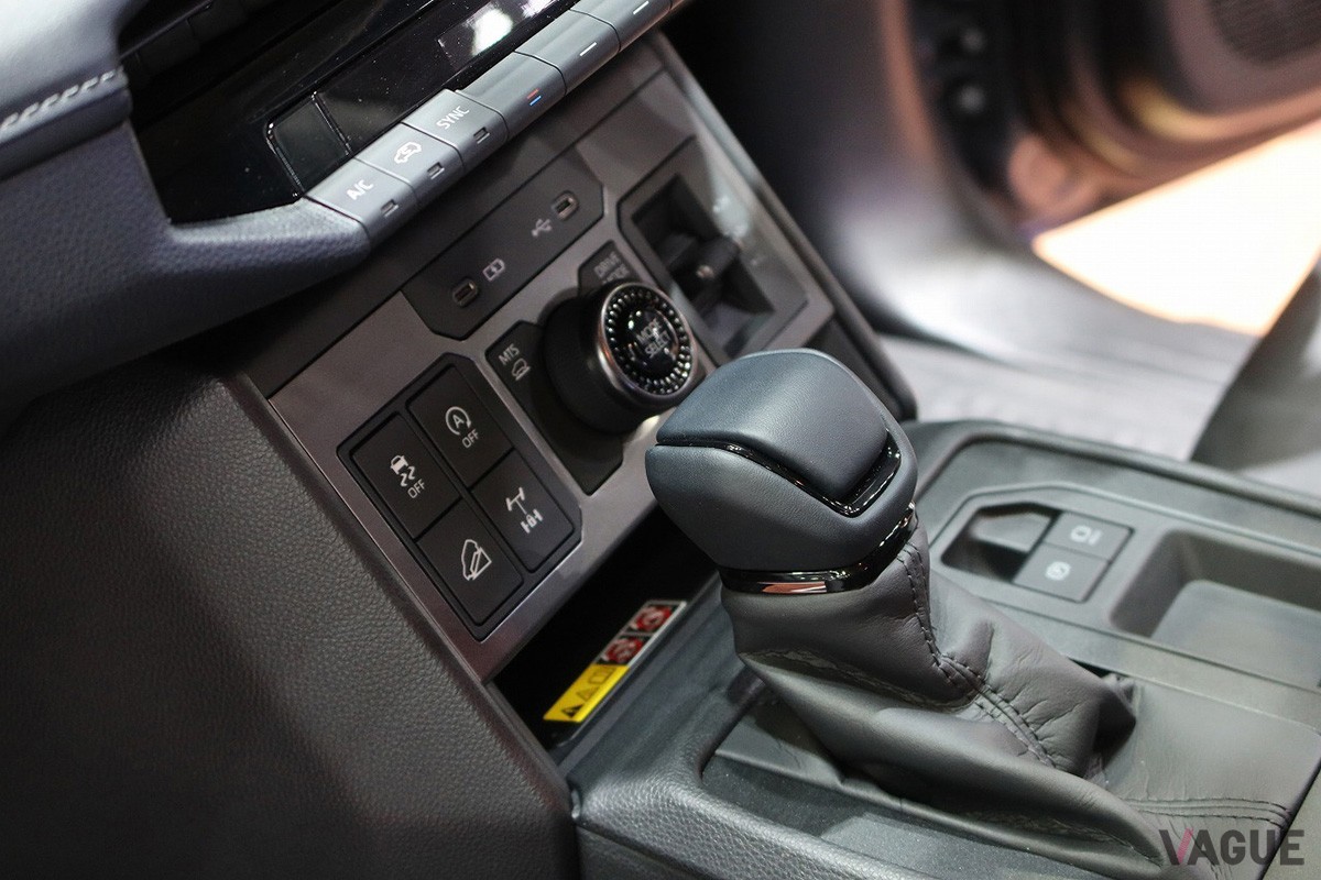 トヨタ新型「ハイラックス」のダブルキャブ