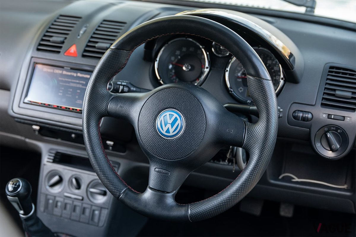 オークションに出品された1983年式フォルクスワーゲン「ゴルフGTI Mk1レストモッド」