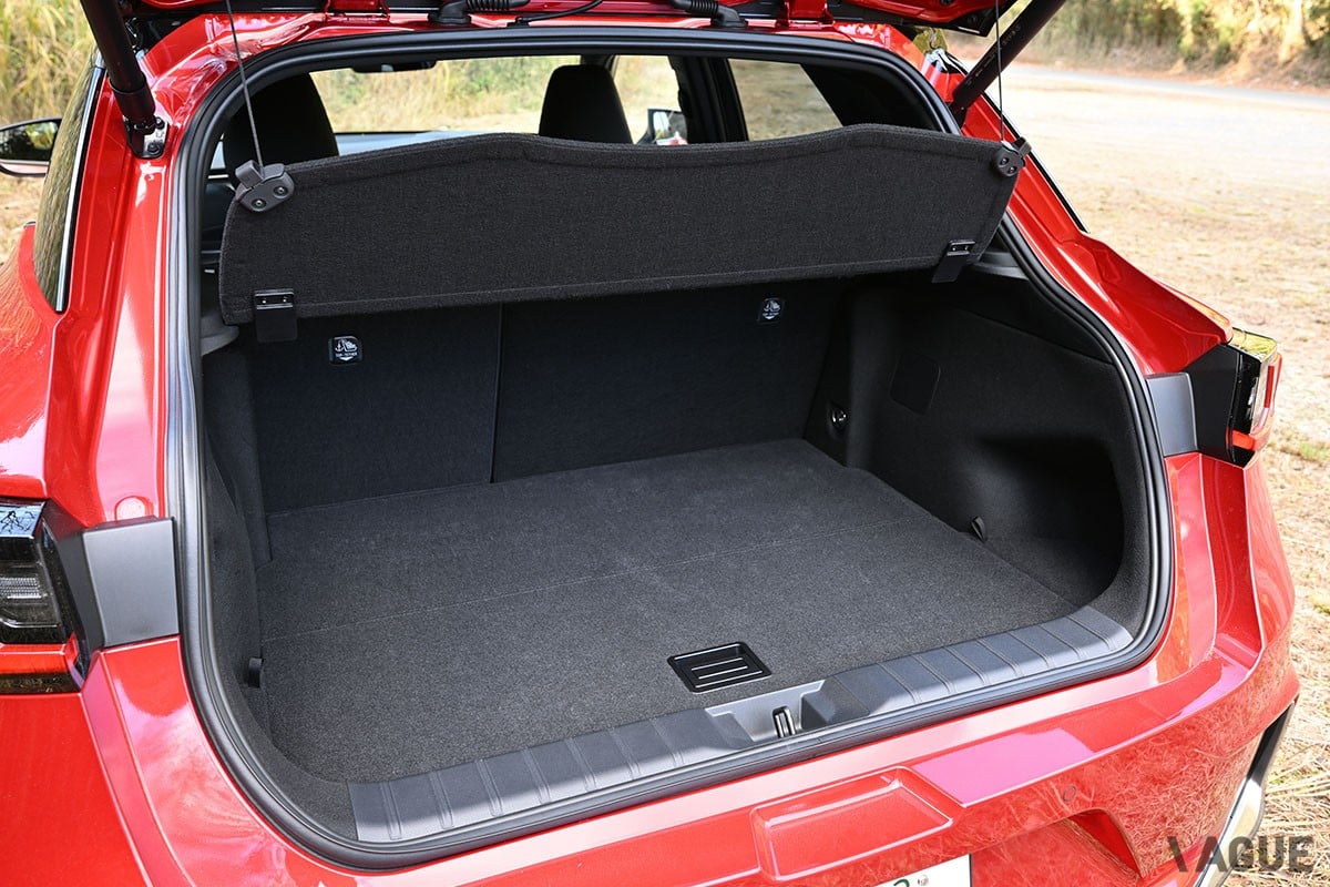 レクサス「LBX」の新グレード「アクティブ」