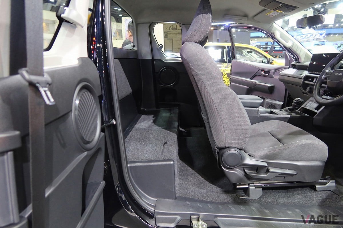 観音開きドアを採用するトヨタ新型「ハイラックス」のスマートキャブ