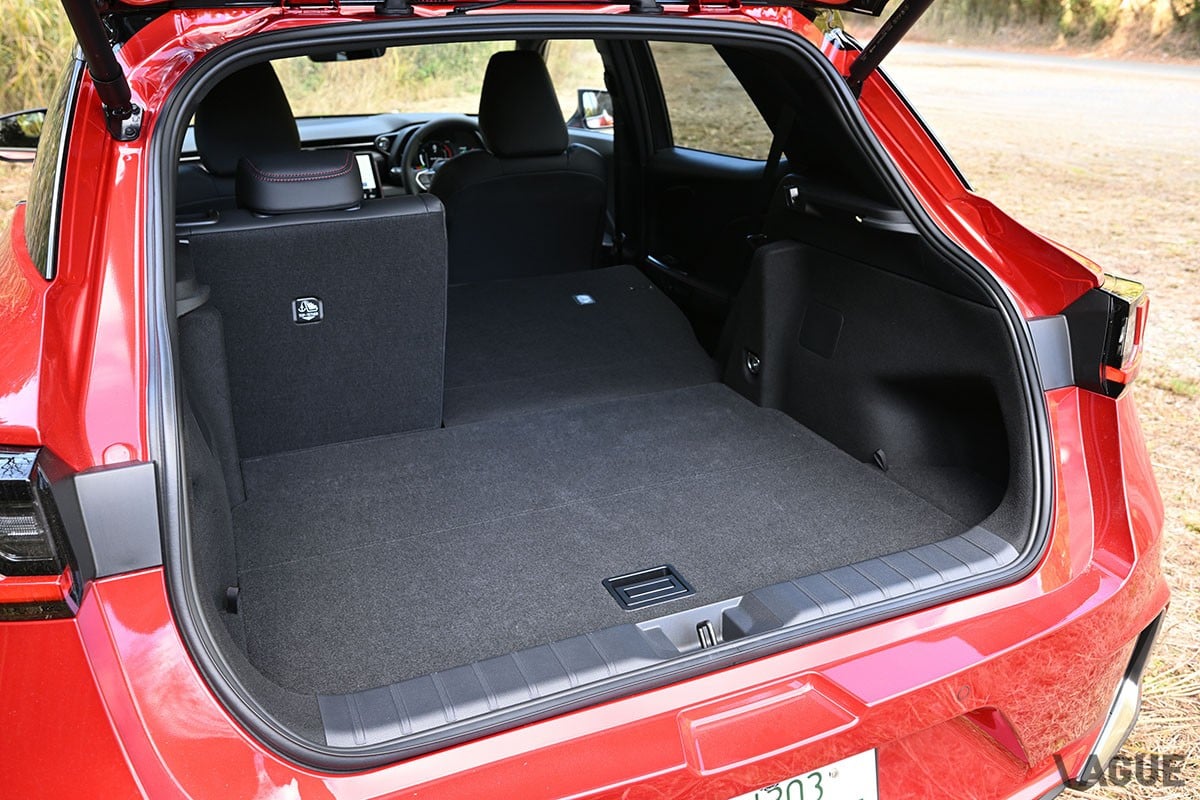 レクサス「LBX」の新グレード「アクティブ」