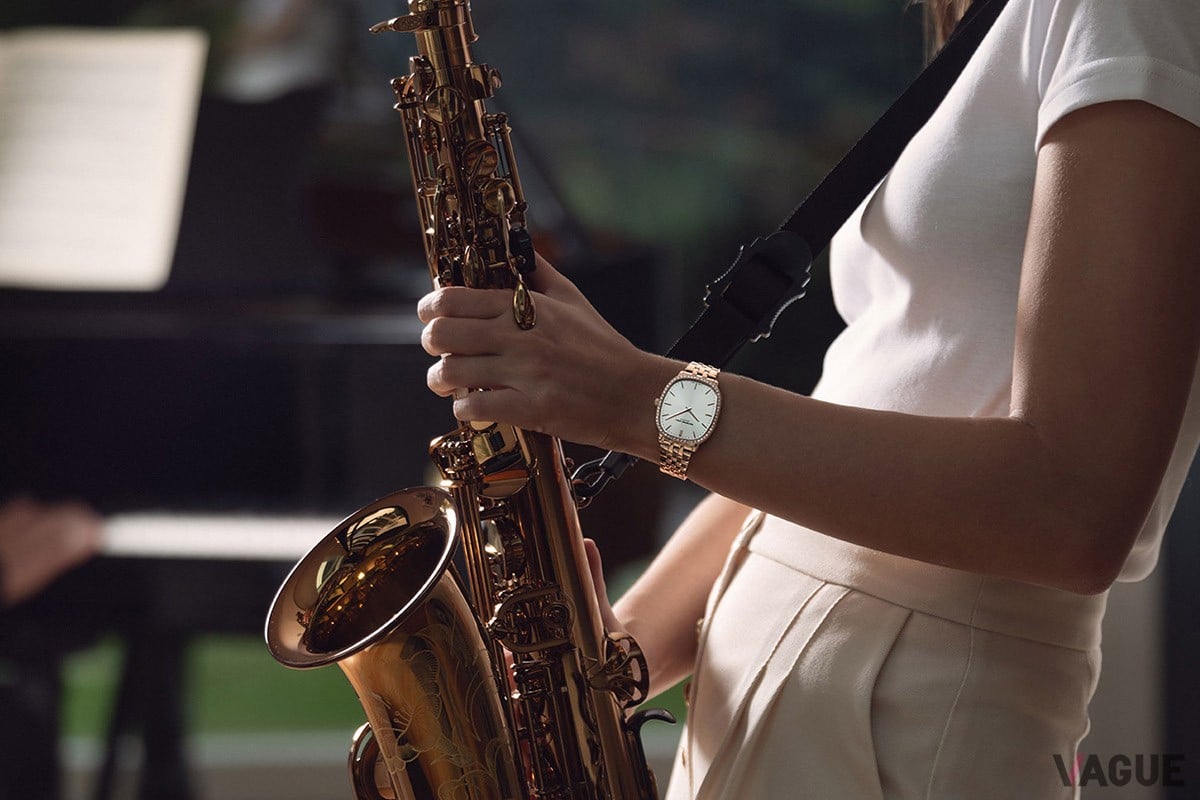 軽さと薄さはクォーツモデルの大きな利点。手元に重さを感じさせないからアクセサリー感覚で身につけられる