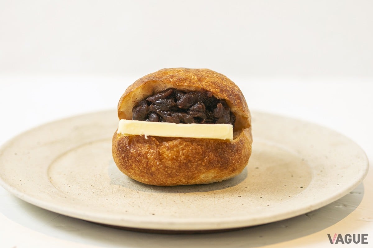 リュスティックあんバター368円。もっちりとしたリュスティックに自家製あんことバターをたっぷり