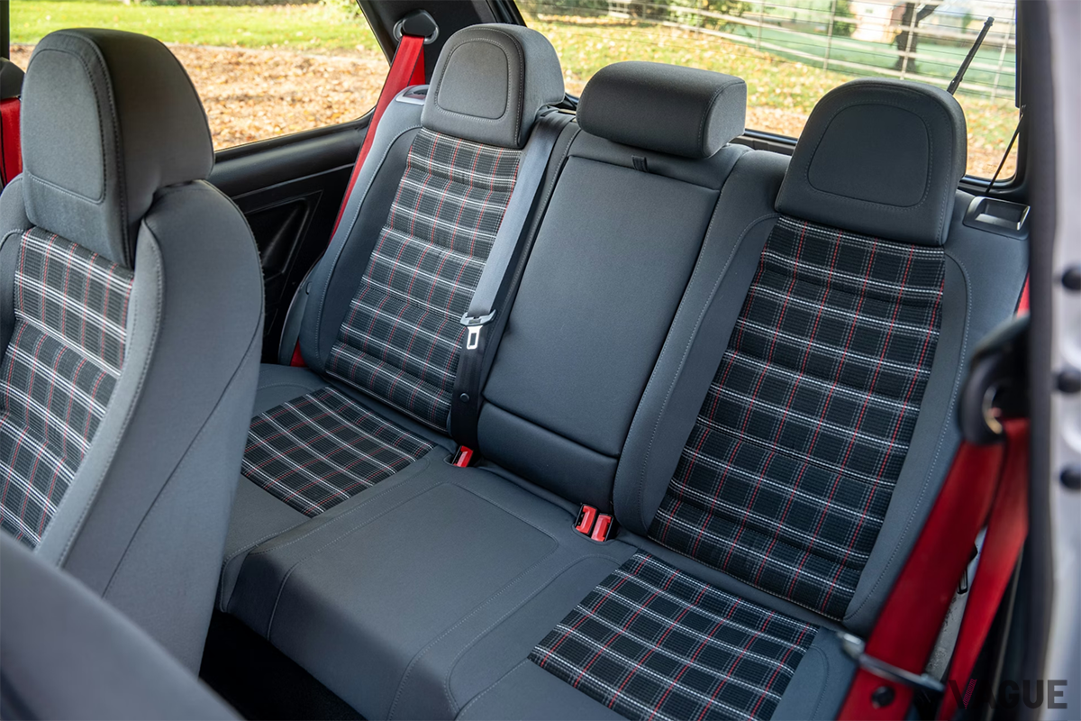 オークションに出品された1983年式フォルクスワーゲン「ゴルフGTI Mk1レストモッド」