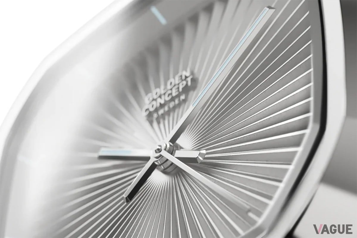 アーティスティックな造形美が魅力の「ロイヤルグレース」はドレスアップしたスタイルにあわせたい