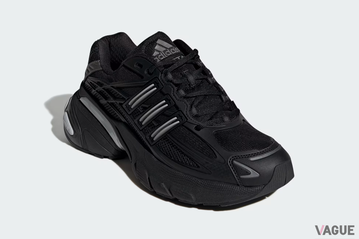 ADISTAR XLG 2.0（Core Black／Core Black／Silver Metallic）：1万9800円