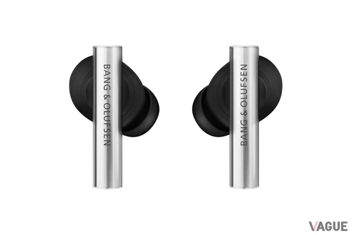 各イヤーピースは研磨されたアルミニウムから削り出された